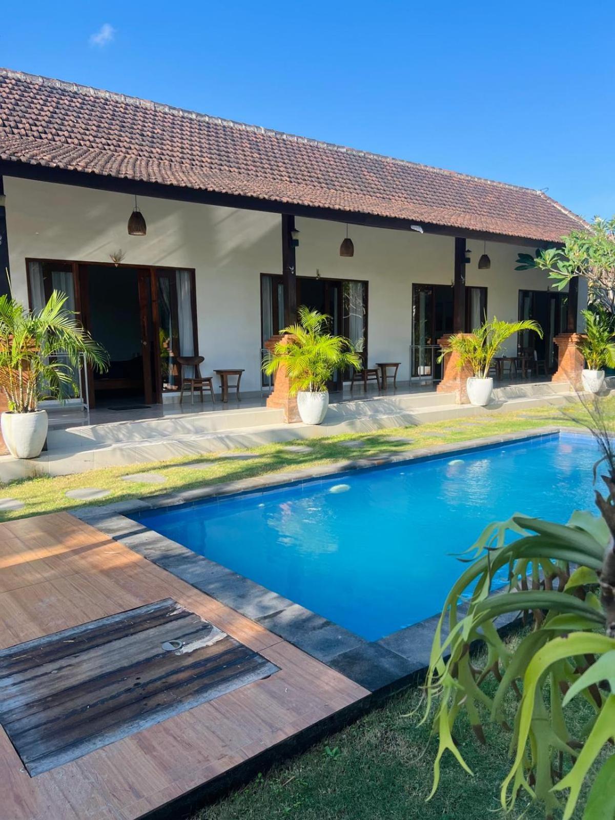 קנגו Wiryaroja Guest House מראה חיצוני תמונה