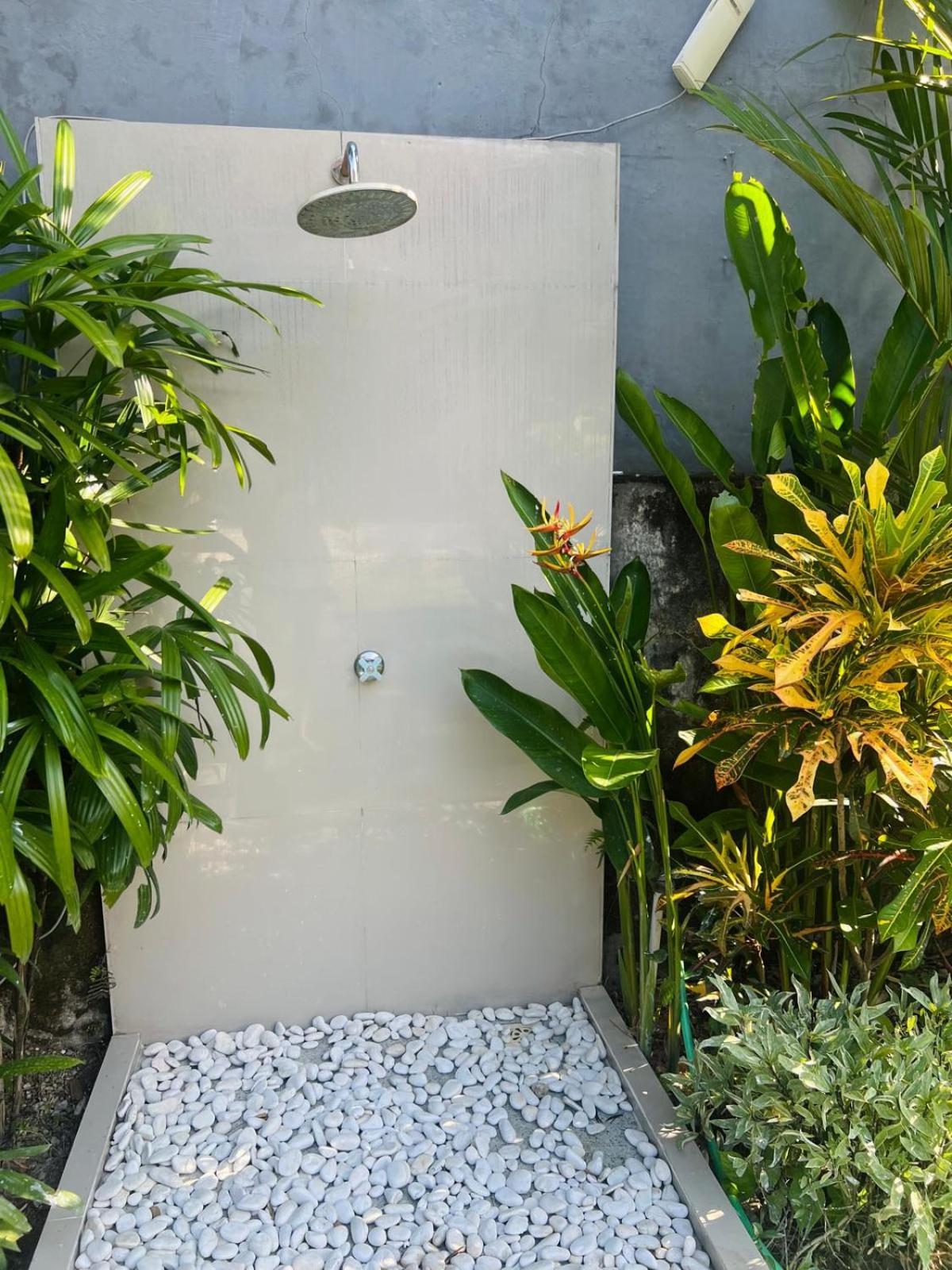 קנגו Wiryaroja Guest House מראה חיצוני תמונה