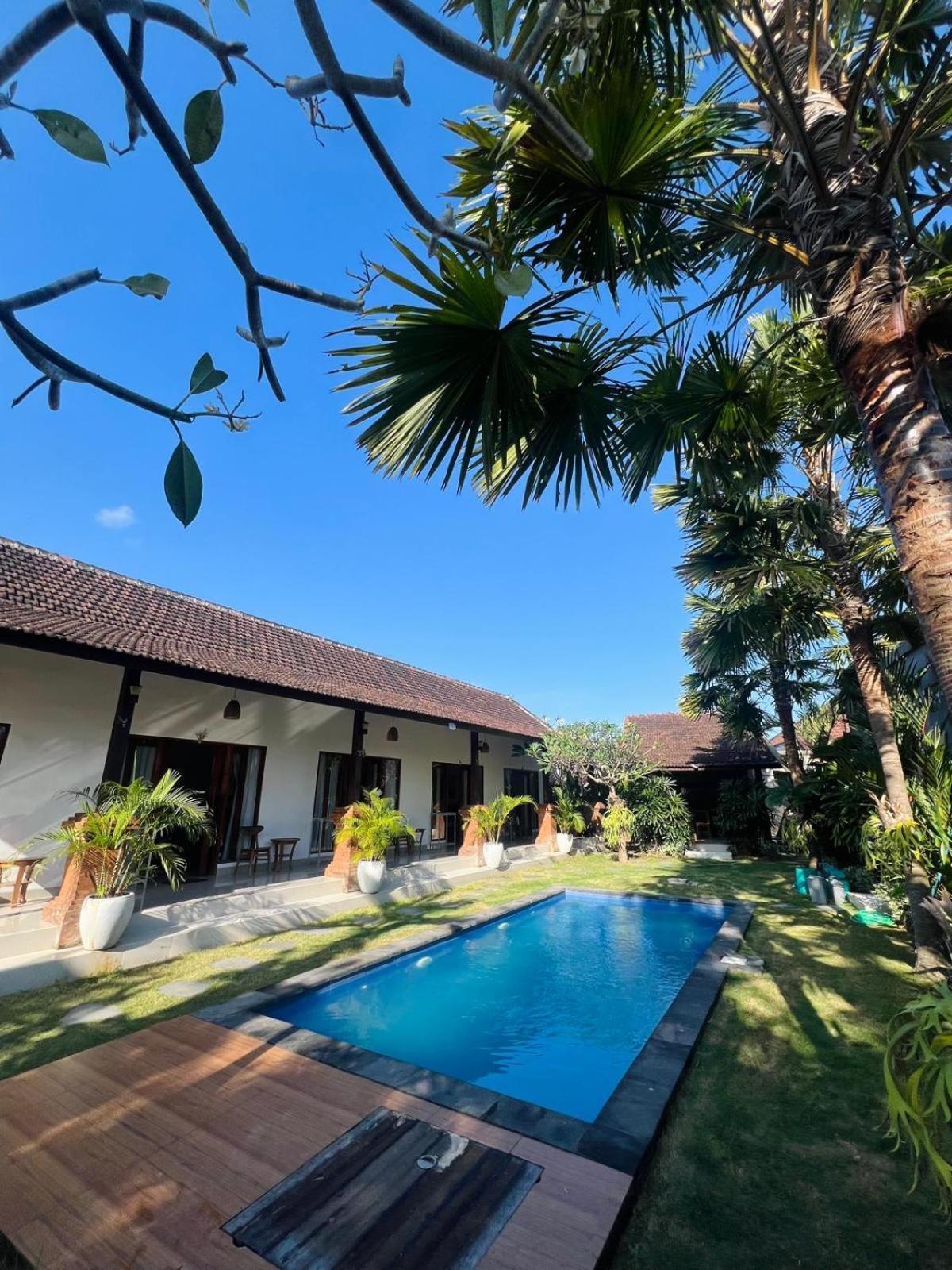 קנגו Wiryaroja Guest House מראה חיצוני תמונה