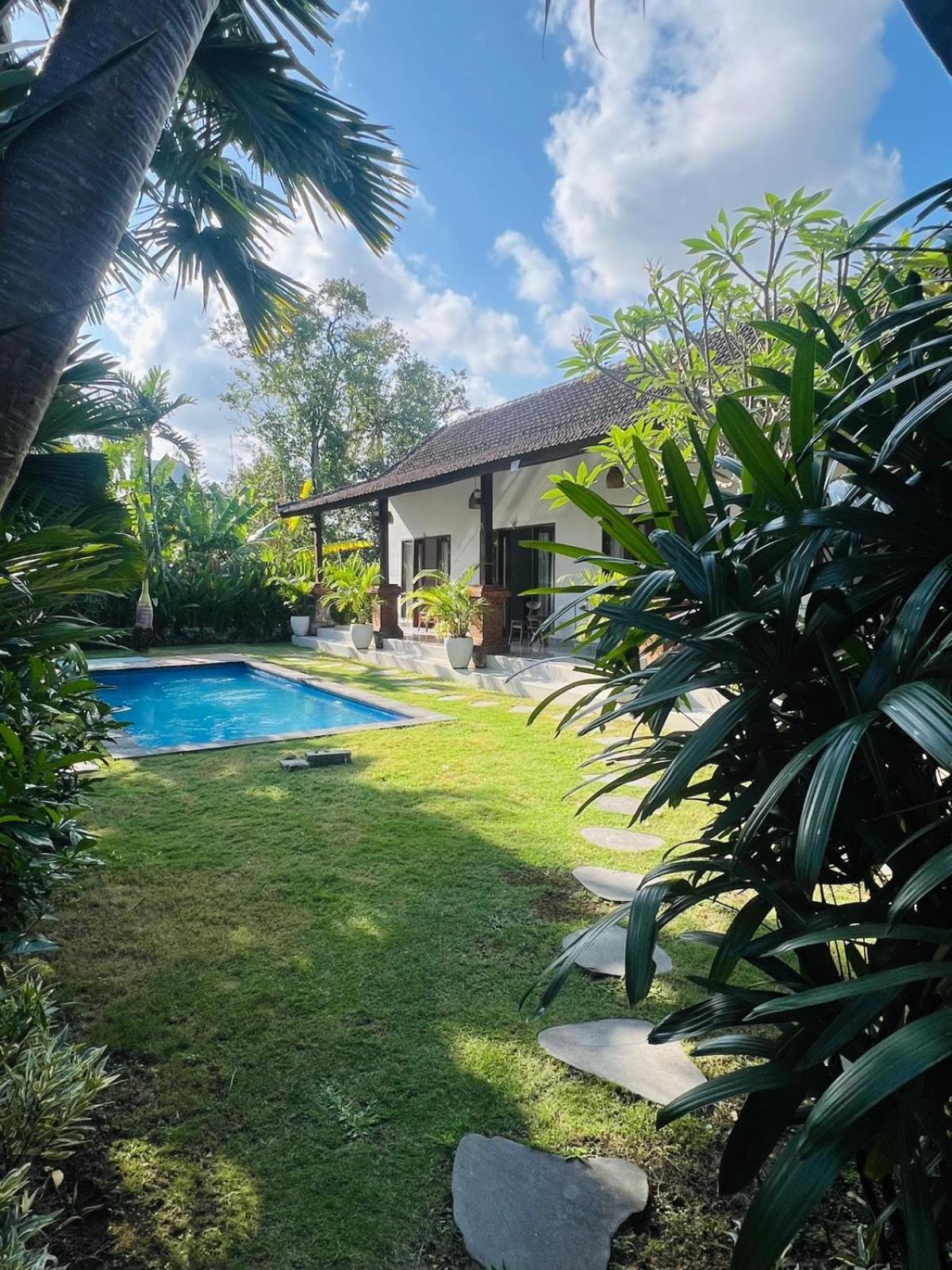 קנגו Wiryaroja Guest House מראה חיצוני תמונה