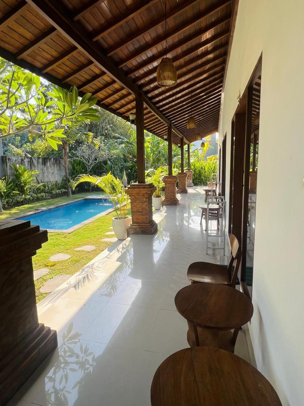 קנגו Wiryaroja Guest House מראה חיצוני תמונה