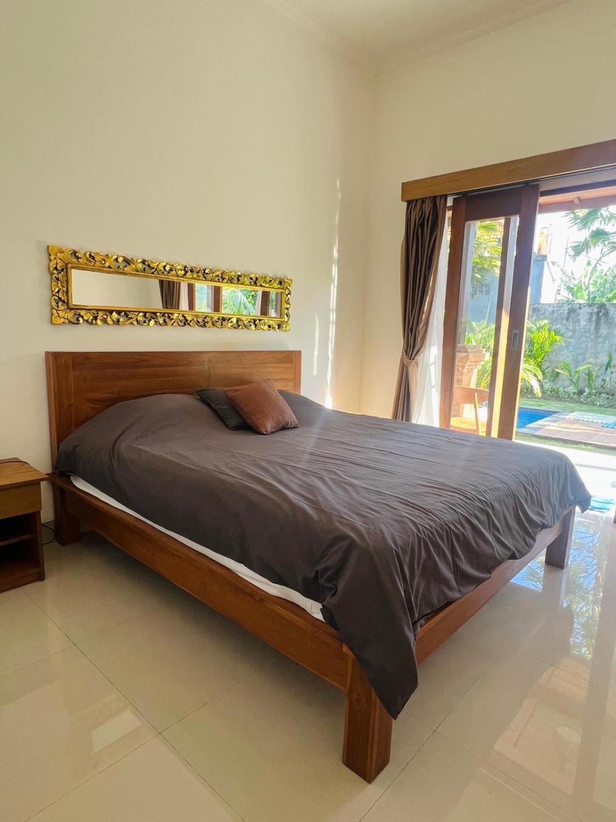 קנגו Wiryaroja Guest House מראה חיצוני תמונה